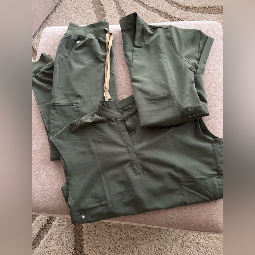 Figs Three Piece Bundle - image 1